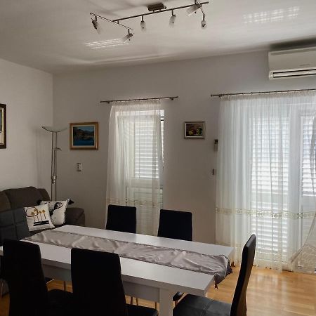 Ferienwohnung Apartman Nives Trogir Exterior foto