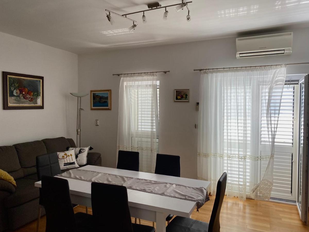 Ferienwohnung Apartman Nives Trogir Exterior foto