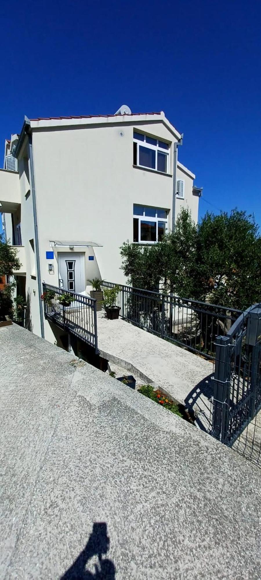 Ferienwohnung Apartman Nives Trogir Exterior foto